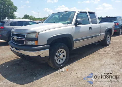2006 Chevrolet Silverado 1500 Ls из США, поврежденный, VIN 1GCEK19V16Z150093